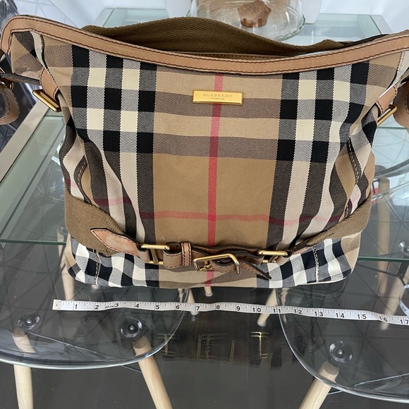 Burberry tote - Picture 9 of 13